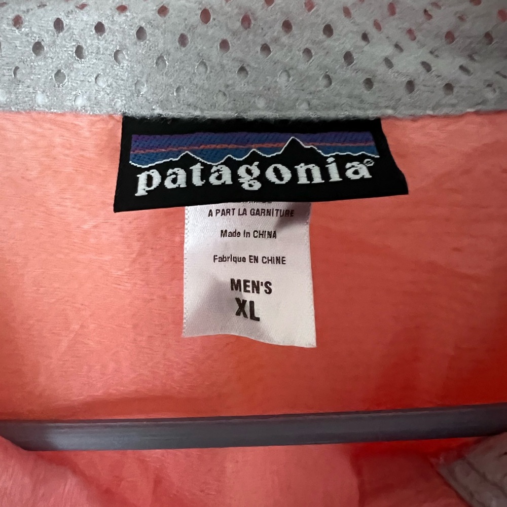 Patagonia Men’s Coral and Gray Utility Jacket - Picture 2 of 10
